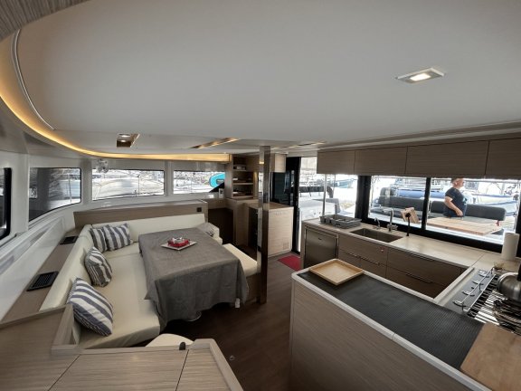Image of Astraeus yacht #11