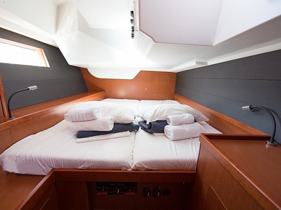 Image of Invictus yacht #12