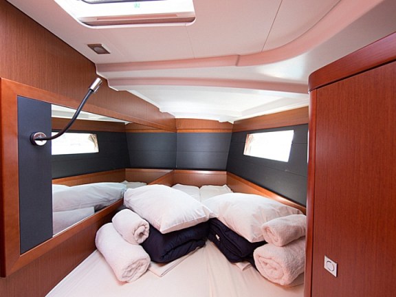 Image of Invictus yacht #13