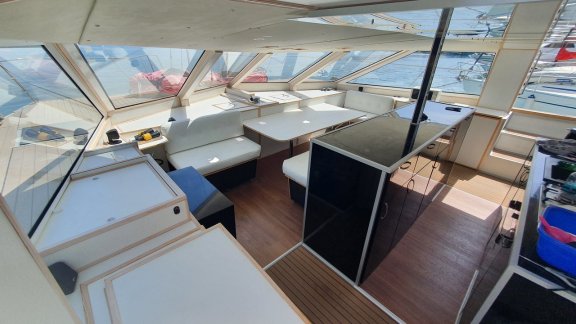 Image of Upwind yacht #15