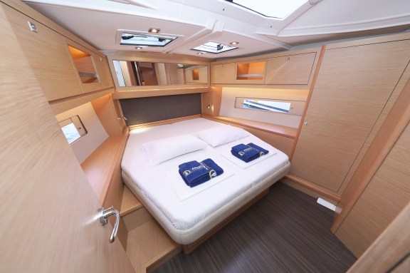 Image of Amber yacht #23