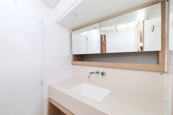 Image of Amber yacht #40