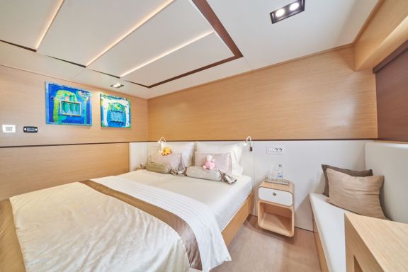 Image of Omnia yacht #23