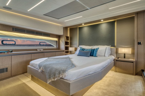 Image of Bazinga yacht #20