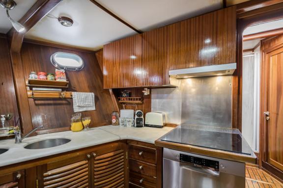 Image of Lagaro yacht #19