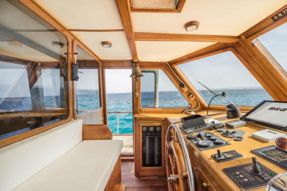 Image of Lagaro yacht #16