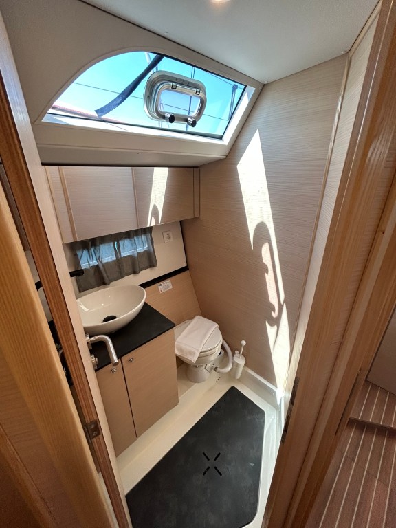 Image of Kaiba yacht #6