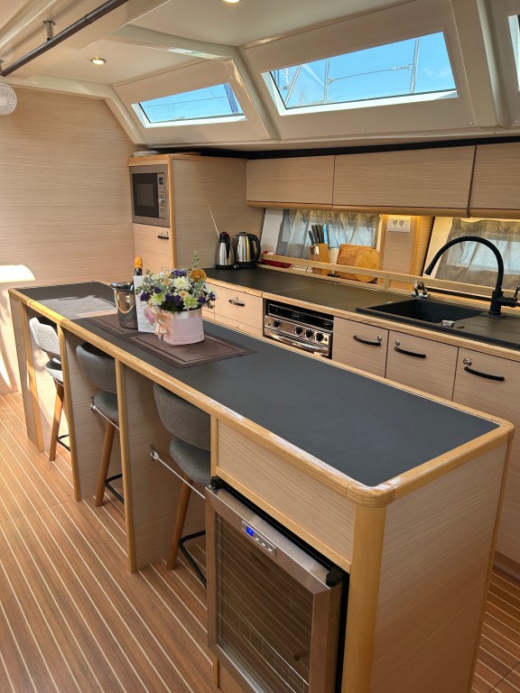 Image of Kaiba yacht #9