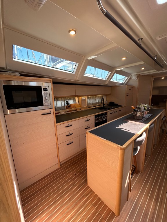 Image of Kaiba yacht #13