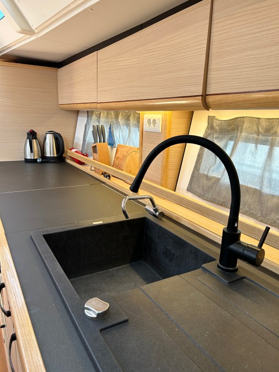 Image of Kaiba yacht #23