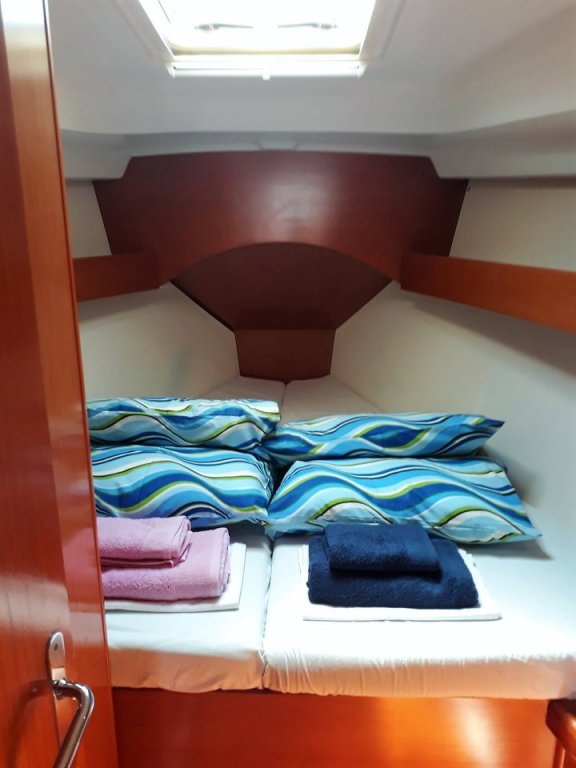 Image of La Luna yacht #13