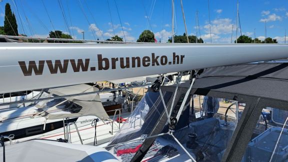 Image of Dream Weaver yacht #7