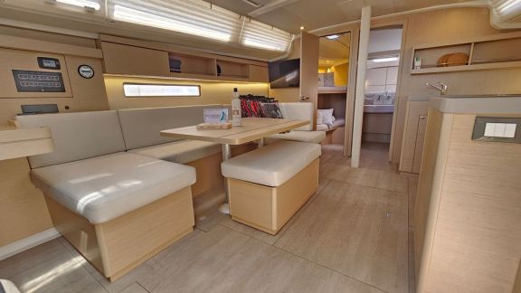Image of Dream Weaver yacht #11