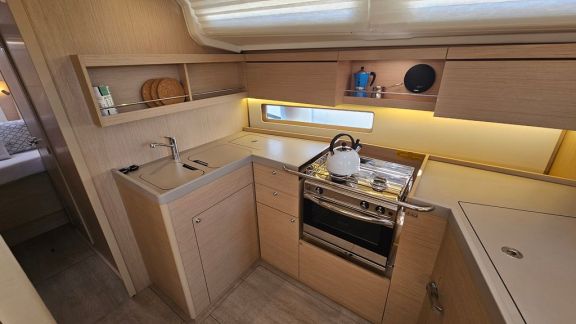Image of Dream Weaver yacht #17
