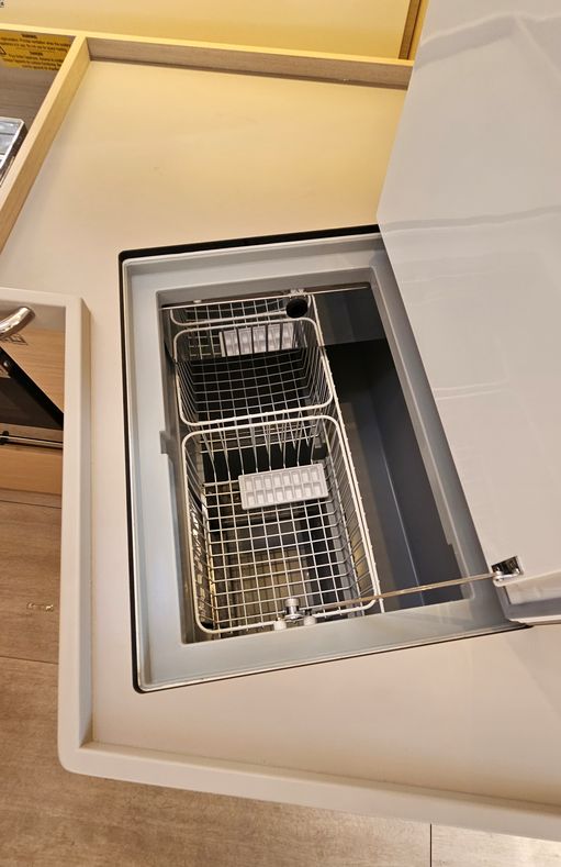 Image of Dream Weaver yacht #19