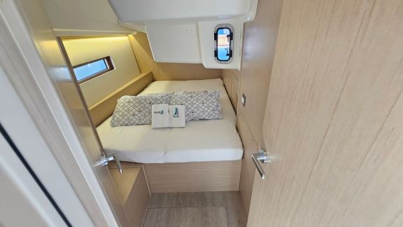 Image of Dream Weaver yacht #25