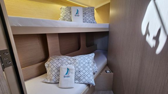 Image of Dream Weaver yacht #26