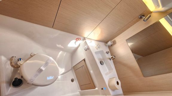 Image of Dream Weaver yacht #28