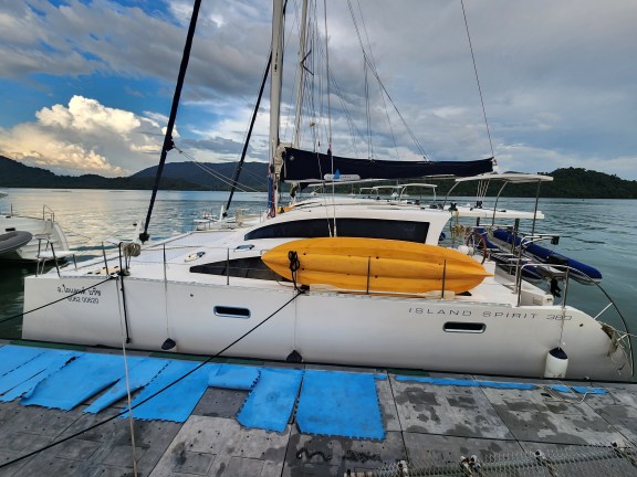 Image of Island Breeze yacht #3