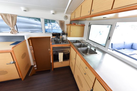 Image of Mystikal yacht #18