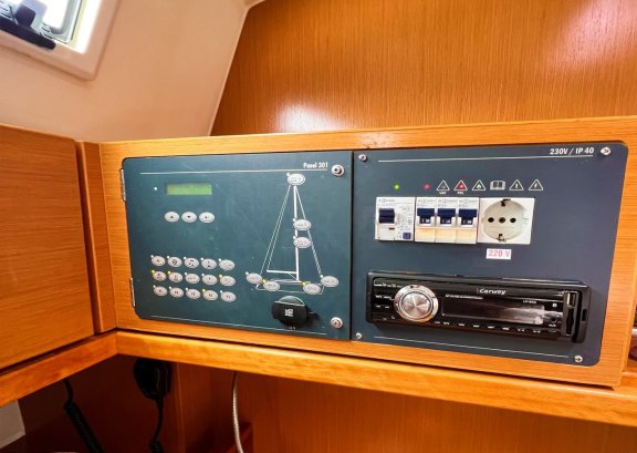 Image of Aquaholic yacht #24