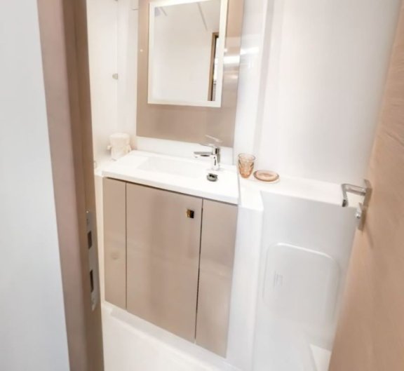 Image of Sea Magik yacht #13