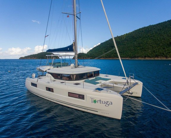 Image of Tortuga yacht #3