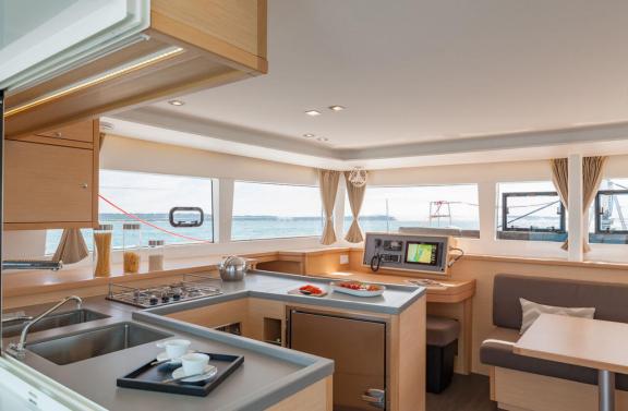 Image of Tortuga yacht #9