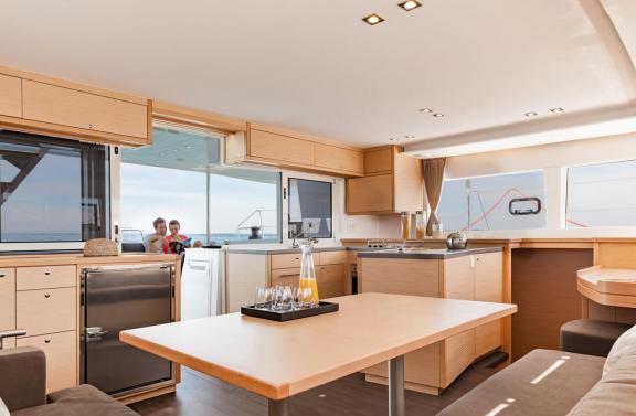 Image of Tortuga yacht #8