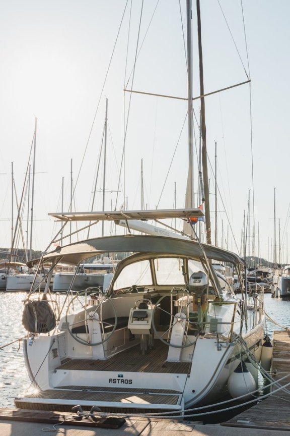 Image of Astros yacht #3