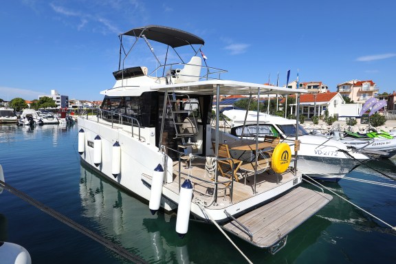 Image of Batu yacht #3