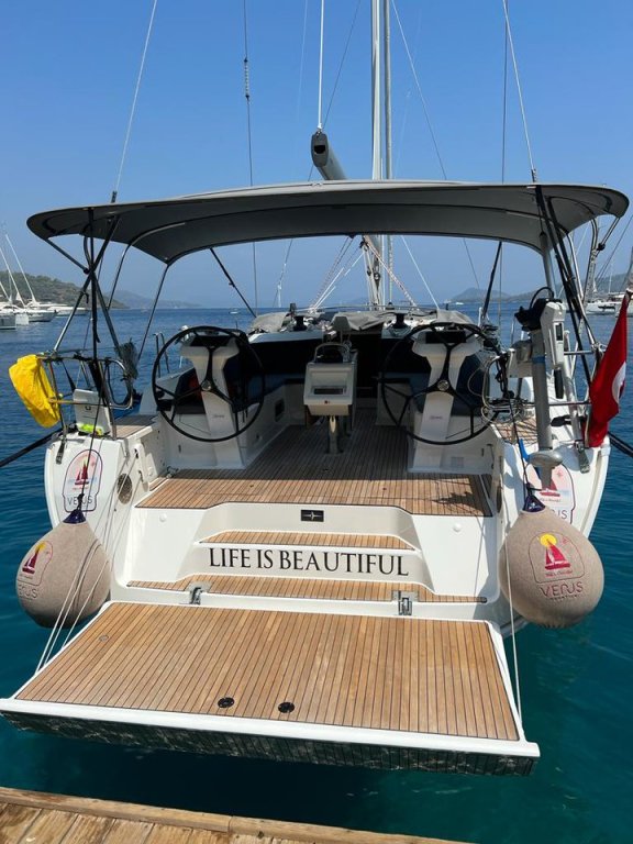Image of Life Is Beautiful yacht #3
