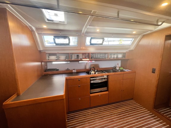 Image of Summer Breeze yacht #16