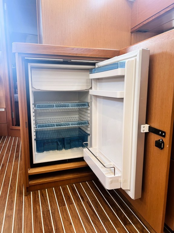 Image of Summer Breeze yacht #17