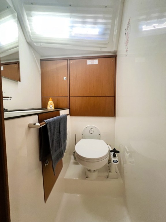 Image of Summer Breeze yacht #28