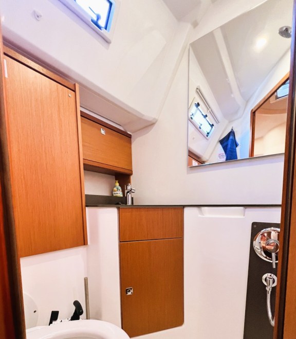 Image of Summer Breeze yacht #30