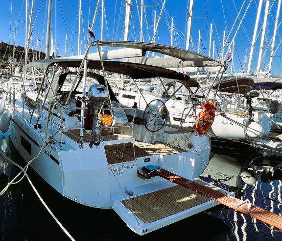 Image of Wind Dancer yacht #4