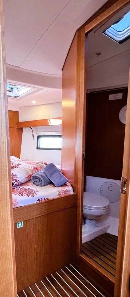 Image of Wind Dancer yacht #21