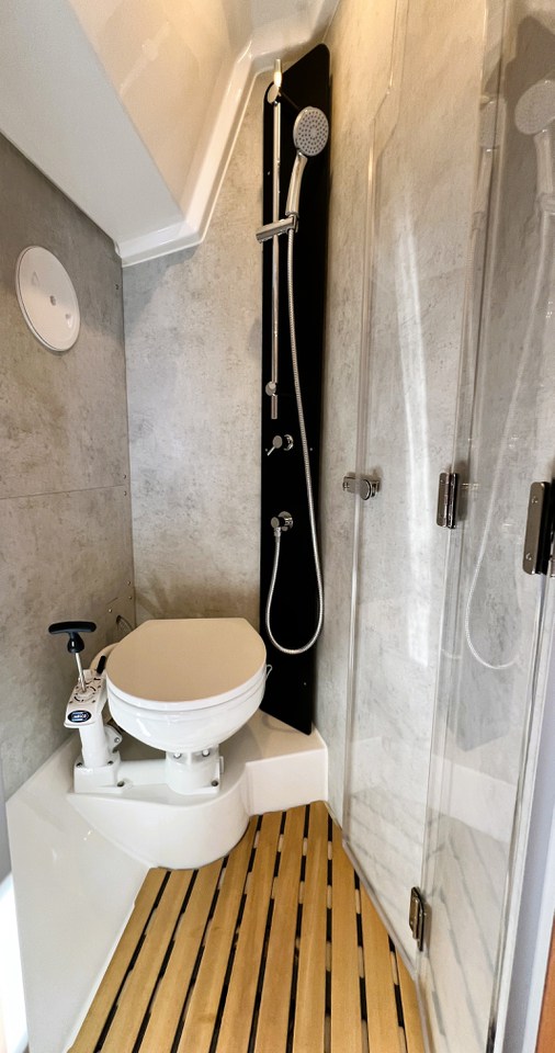 Image of Wind Dancer yacht #25