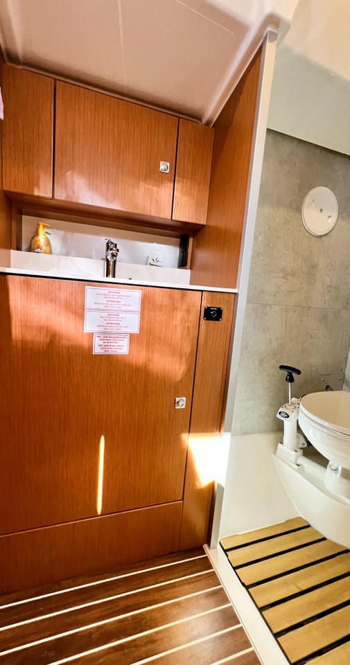 Image of Wind Dancer yacht #26