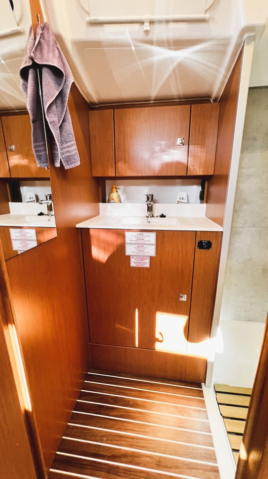 Image of Wind Dancer yacht #27