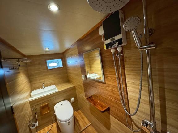 Image of North Seven Liveaboard yacht #30
