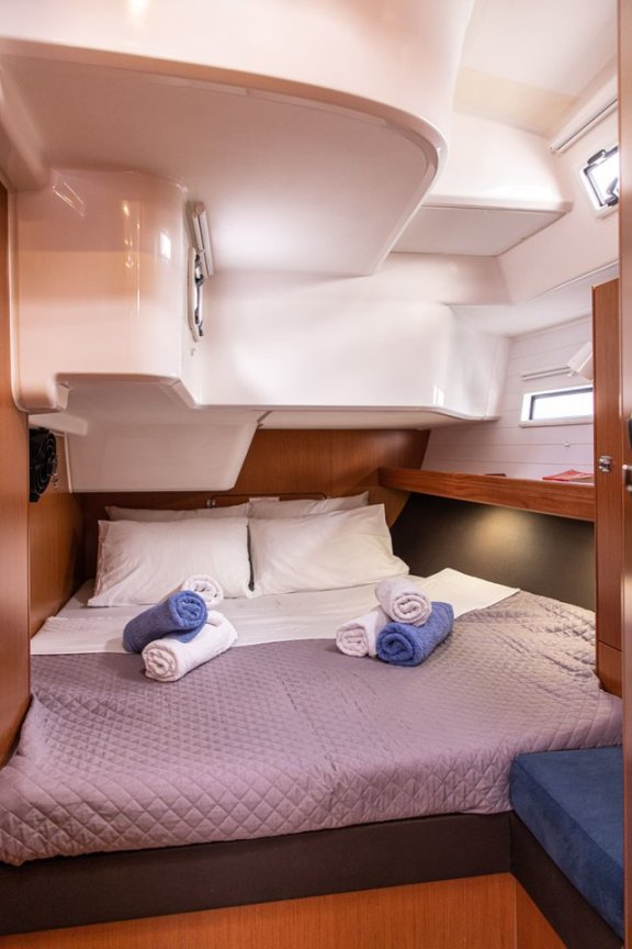 Image of Philoctetes yacht #18