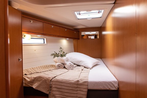 Image of Philoctetes yacht #11