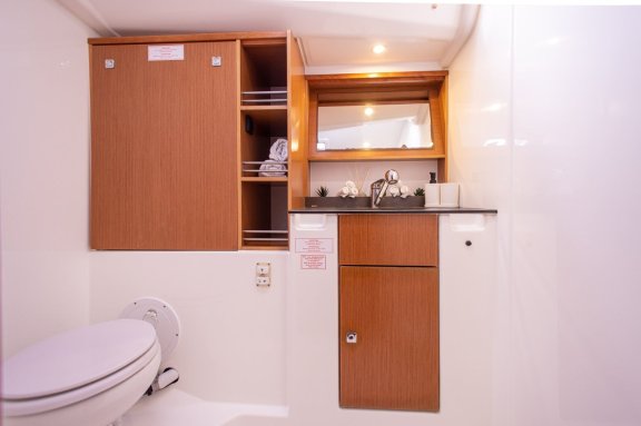 Image of Philoctetes yacht #23