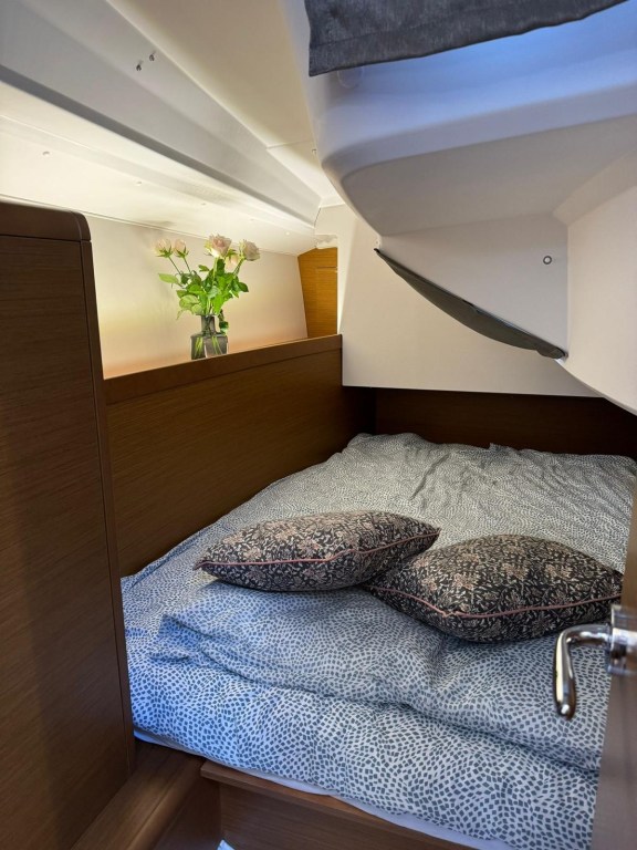 Image of White Feather yacht #10