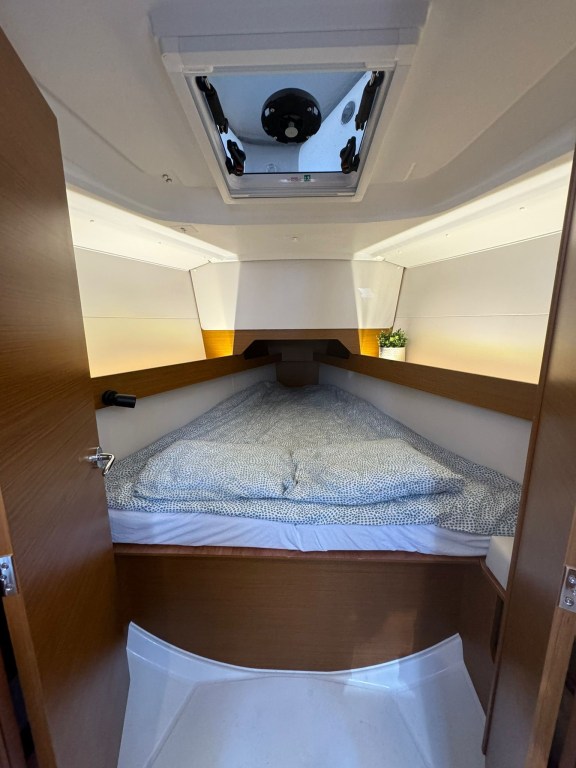 Image of White Feather yacht #9