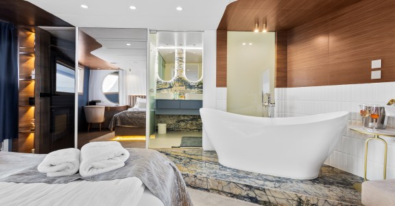 Image of Bella yacht #20