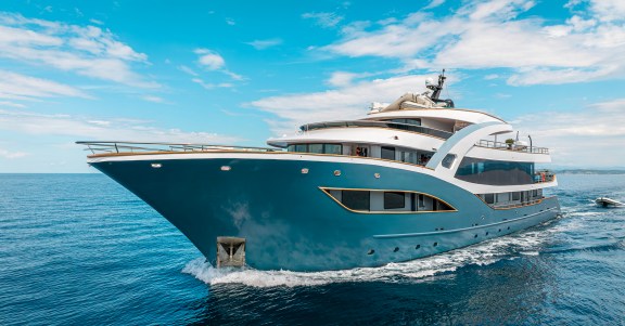 Image of Bella yacht #25
