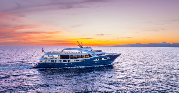 Image of Bella yacht #41